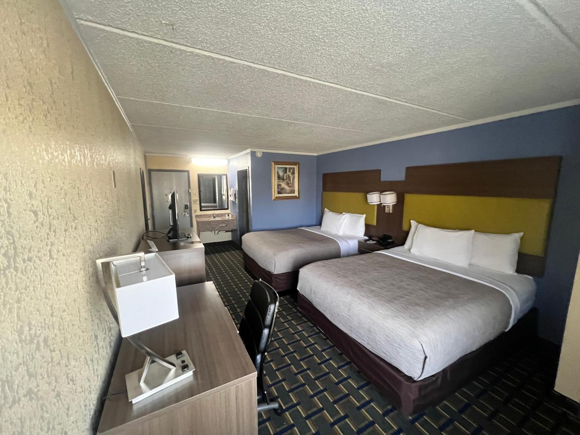 Quality Inn & Suites Near Six Flags East アトランタ エクステリア 写真